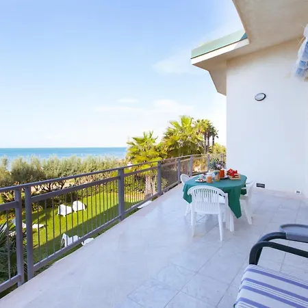 Holiday home Ibiscus *